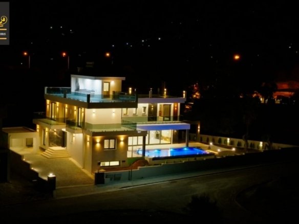 Adorable Luxurious 4 Bedroom Villa For Sale Location Edremit Girne live in luxury/style this immaculate home is an unusual find North Cyprus KKTC TRNC