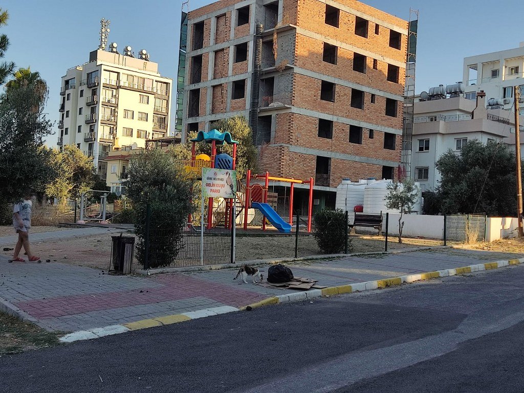 3 Bedroom Apartment For Rent Location Behind Gloria Jeans And Pascucci Cafe Girne