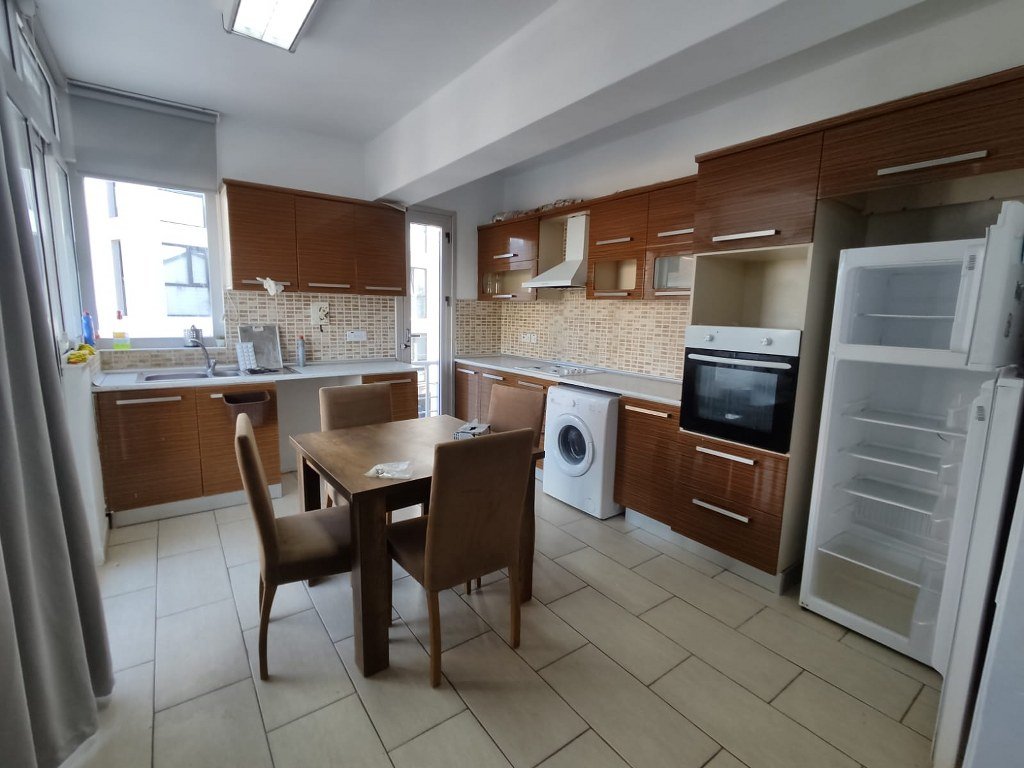 3 Bedroom Apartment For Rent Location Behind Gloria Jeans And Pascucci Cafe Girne