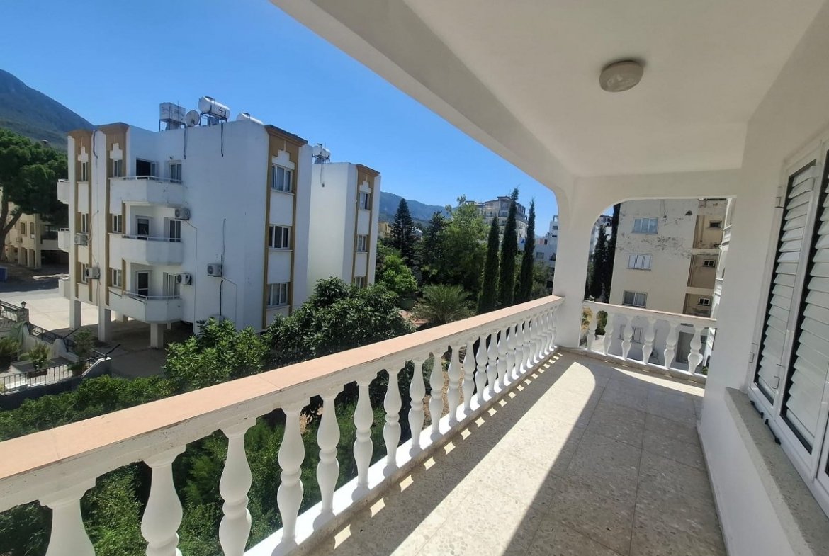 Nice 3 Bedroom Apartment For Rent Location Behind New Nusmar Market Girne
