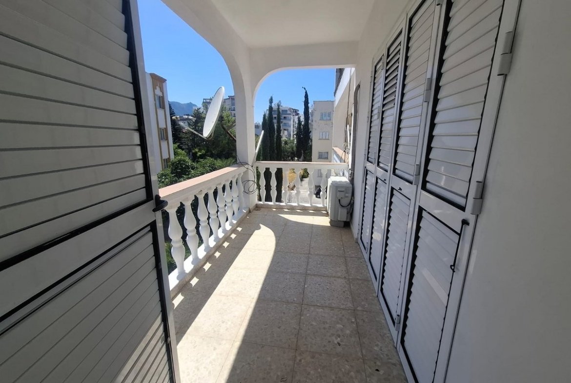 Nice 3 Bedroom Apartment For Rent Location Behind New Nusmar Market Girne