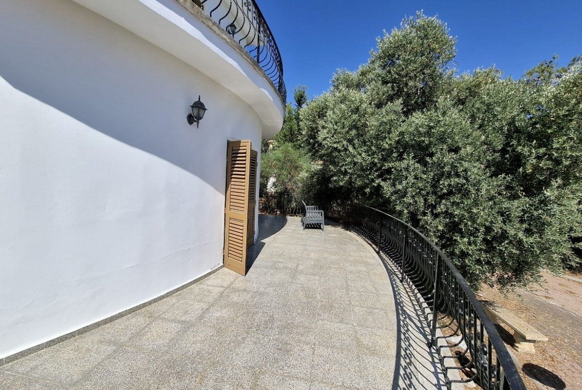 3 Bedroom Villa For Rent With A Stunning Collection Of Antique And Authentic Cypriot Furniture needs to be seen to be appreciated. Location: Alsancak, Girne. (Don’t pass this one by- reduced price!)