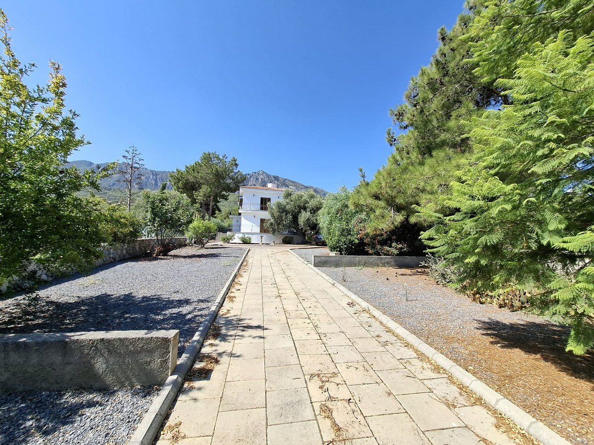 3 3 Bedroom Villa For Rent With A Stunning Collection Of Antique And Authentic Cypriot Furniture needs to be seen to be appreciated. Location: Alsancak, Girne. (Don’t pass this one by- reduced price!)