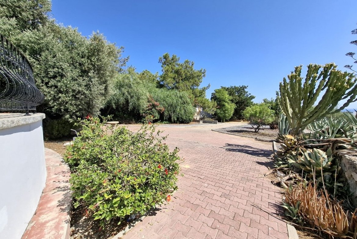 3 Bedroom Villa For Rent With A Stunning Collection Of Antique And Authentic Cypriot Furniture needs to be seen to be appreciated. Location: Alsancak, Girne. (Don’t pass this one by- reduced price!)