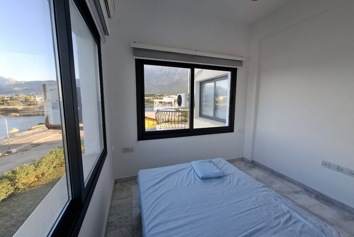 3 Bedroom Terrace Apartment For Rent Location Lapta Coastal Walkway Girne (Lapta Yuruyus Yolu Kyrenia)