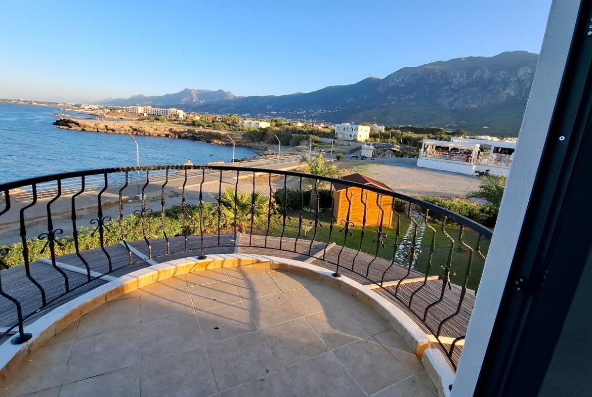 3 Bedroom Terrace Apartment For Rent Location Lapta Coastal Walkway Girne (Lapta Yuruyus Yolu Kyrenia)