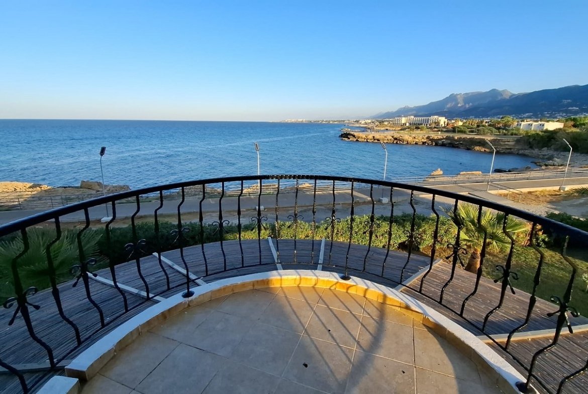 3 Bedroom Terrace Apartment For Rent Location Lapta Coastal Walkway Girne (Lapta Yuruyus Yolu Kyrenia)