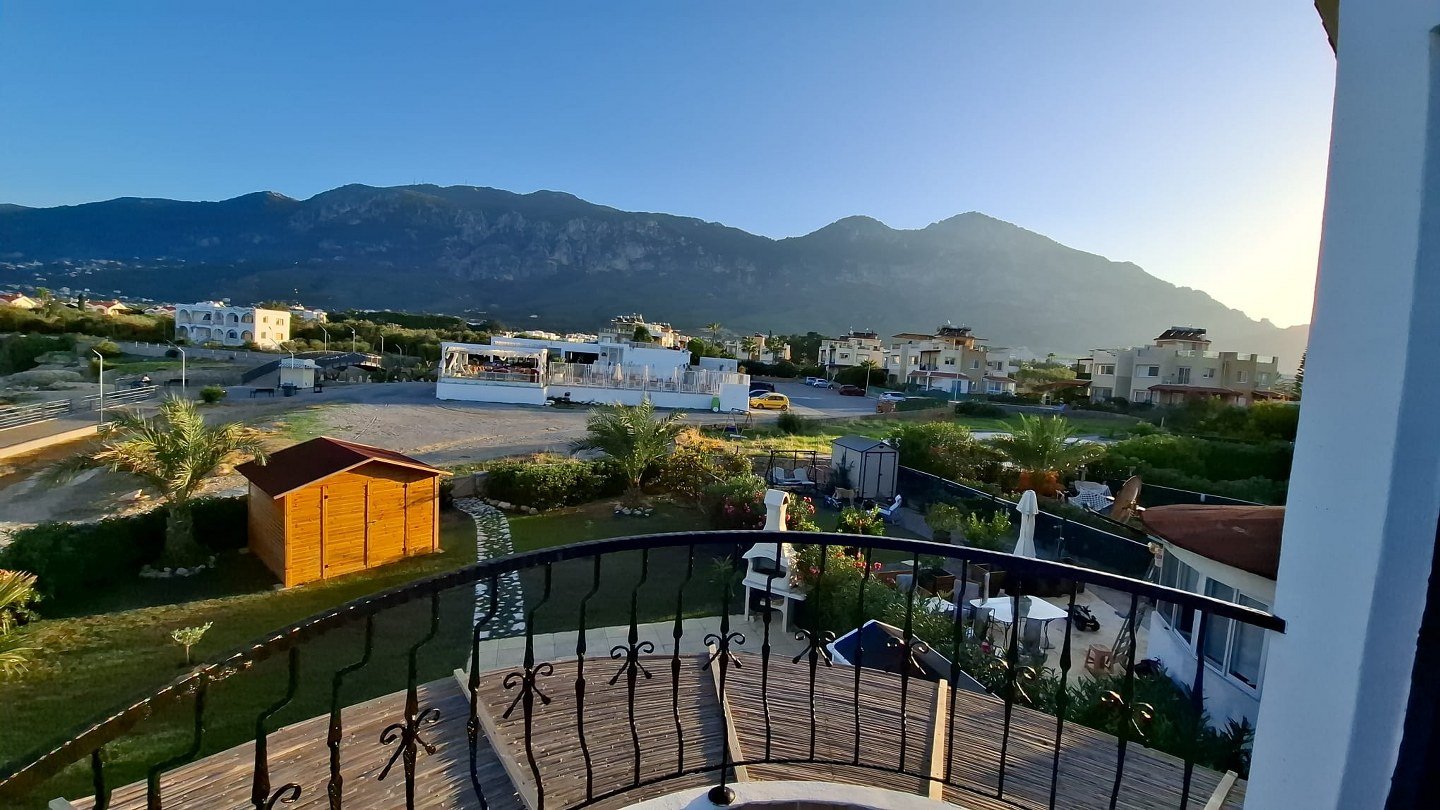 29 3 Bedroom Terrace Apartment For Rent Location Lapta Coastal Walkway Girne (Lapta Yuruyus Yolu Kyrenia)