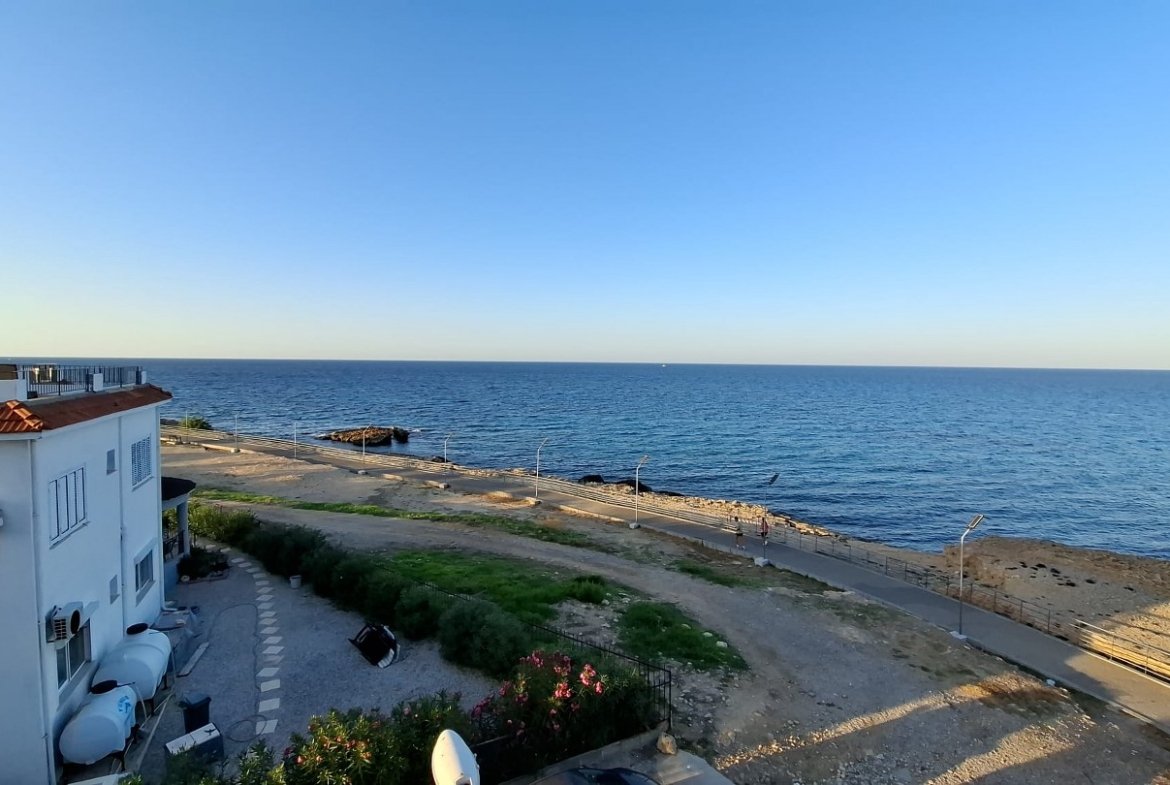 3 Bedroom Terrace Apartment For Rent Location Lapta Coastal Walkway Girne (Lapta Yuruyus Yolu Kyrenia)