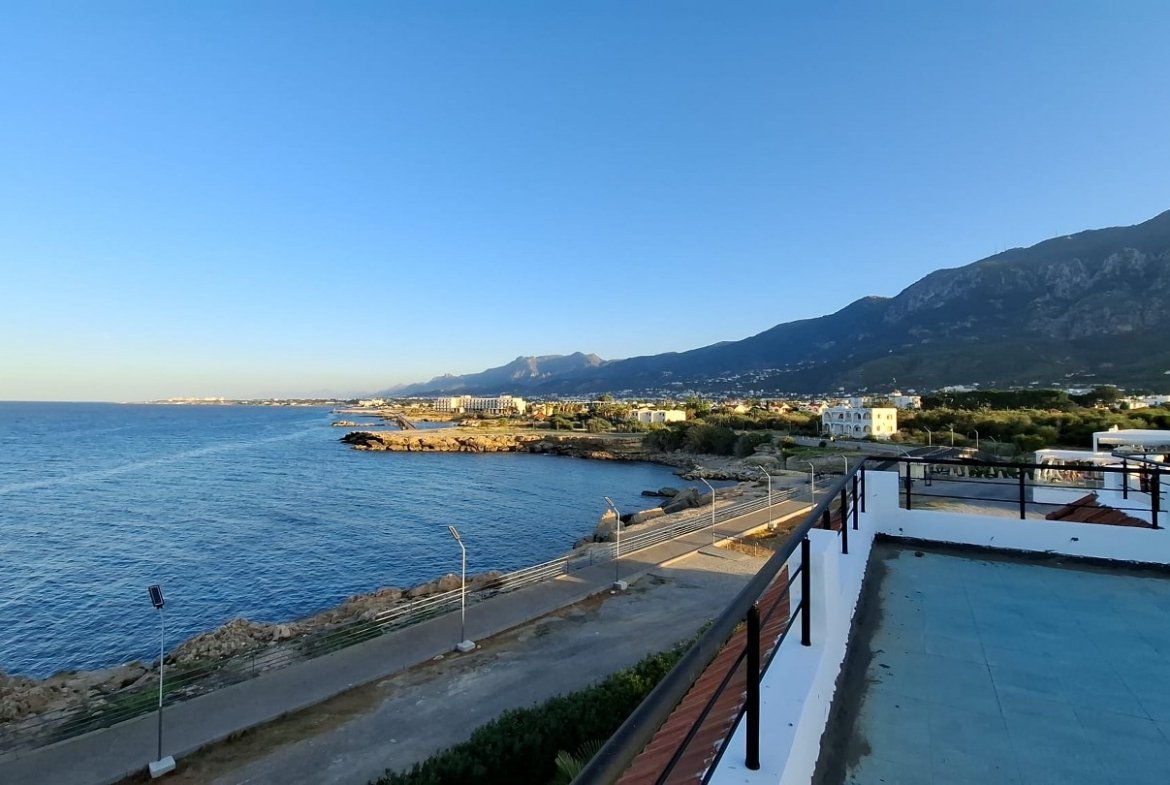 3 Bedroom Terrace Apartment For Rent Location Lapta Coastal Walkway Girne (Lapta Yuruyus Yolu Kyrenia)