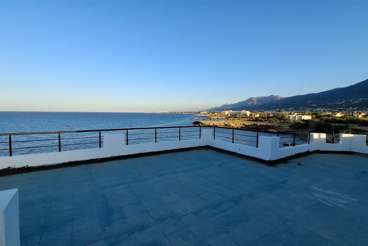3 Bedroom Terrace Apartment For Rent Location Lapta Coastal Walkway Girne (Lapta Yuruyus Yolu Kyrenia)
